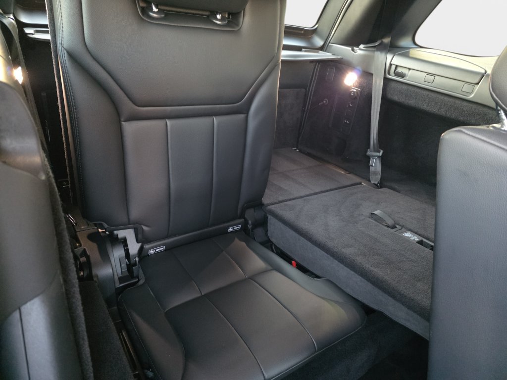 Used 2017 Gray Land Rover HSE image 16