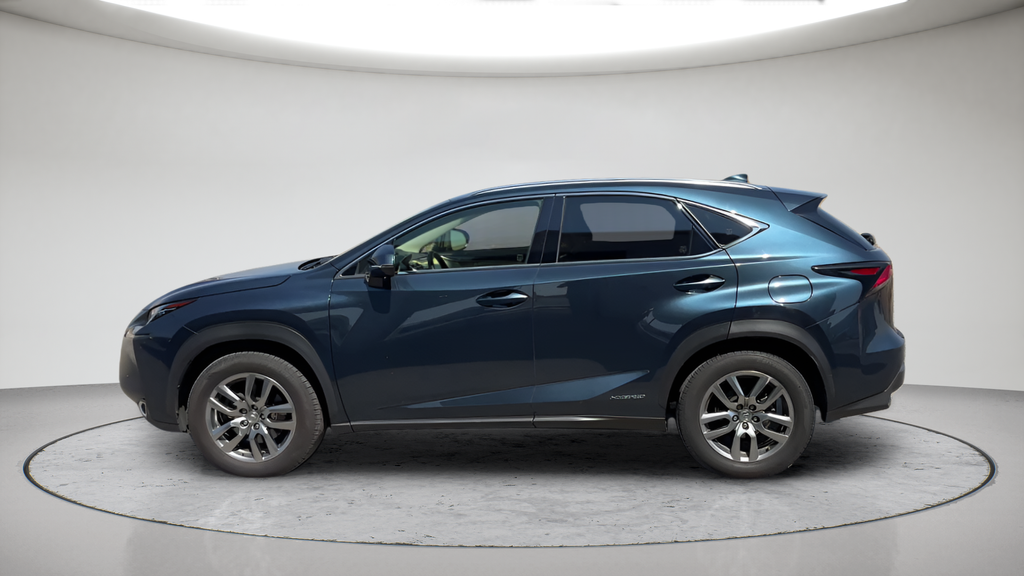 Used 2015 Blue Lexus 300h image 14