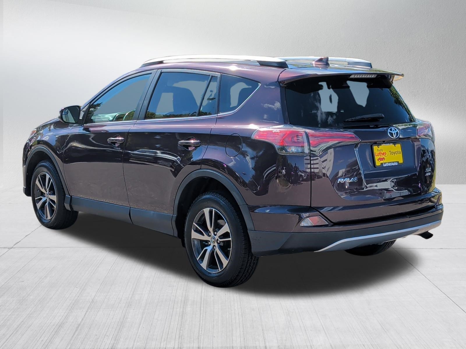 Used 2016 Black Currant Metallic Toyota XLE image 5