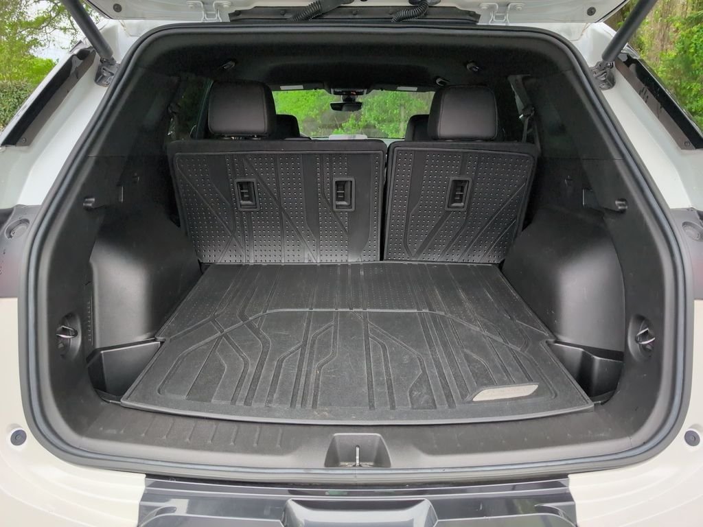 Used 2023 Beige Chevrolet Premier image 29