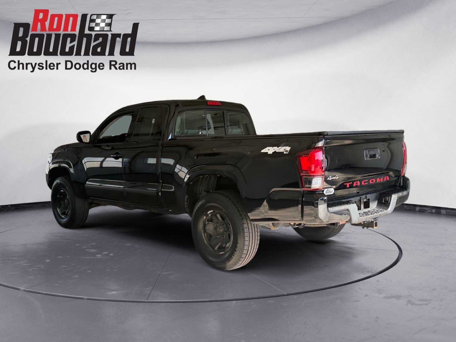 Used 2018 Midnight Black Metallic Toyota SR image 4