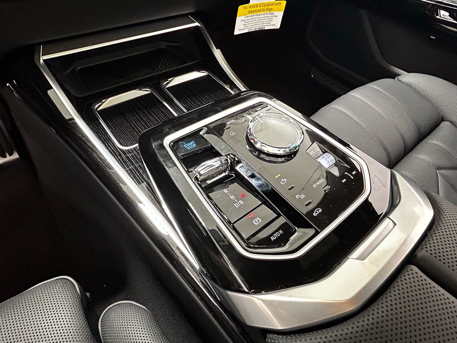 New 2026 Black Sapphire Metallic BMW xDrive60 image 35