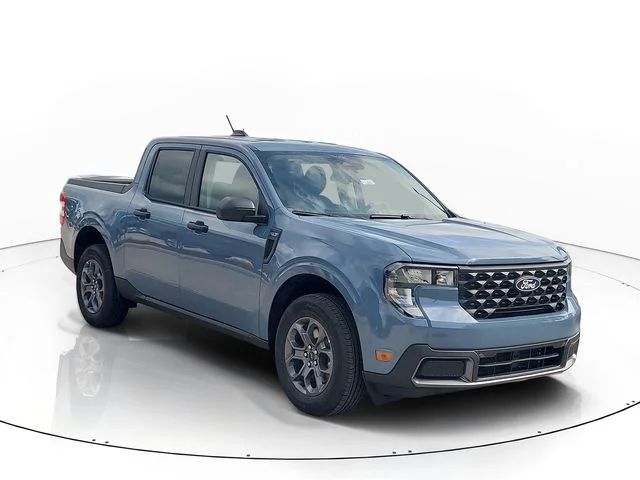 New 2026 Azure Gray Metallic Ford XLT image 3