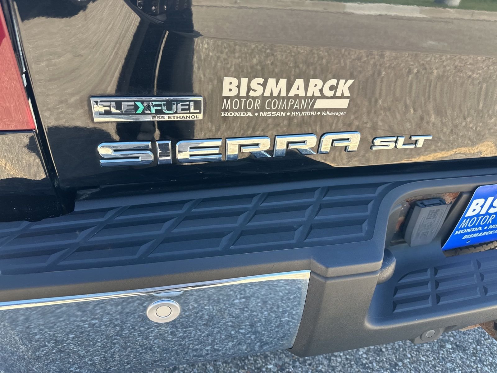 Used 2010 Black GMC SLT image 5