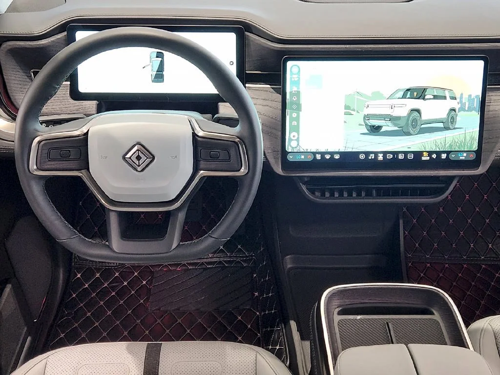 Used 2025  Rivian Adventure Dual Motor Max Pack image 26
