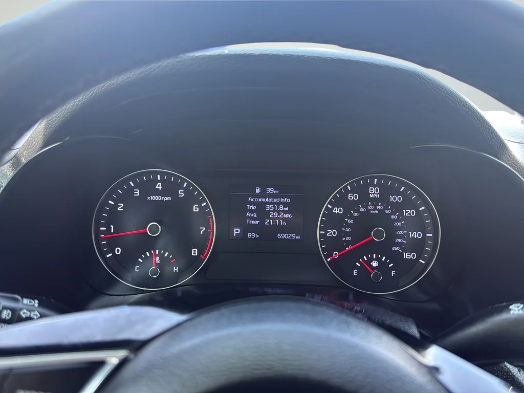 Used 2019 Blue Kia S image 39