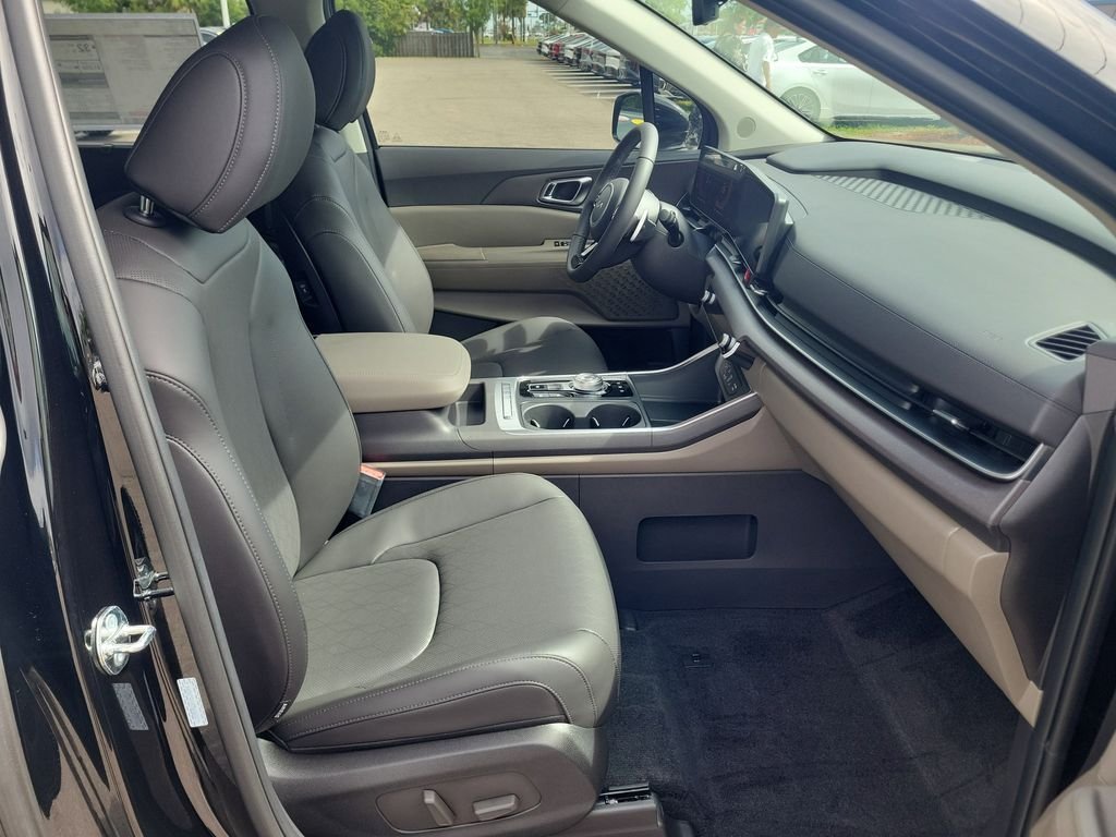 New 2026 Black Kia EX image 7