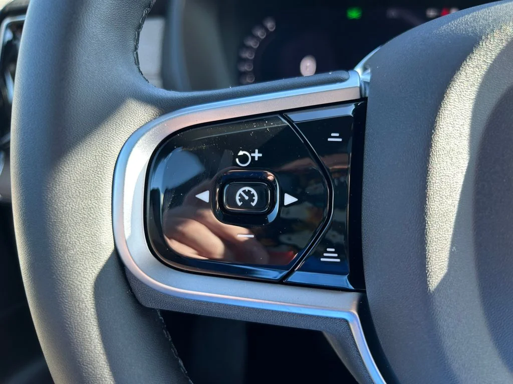 New 2026 Crystal White Volvo Plus image 21