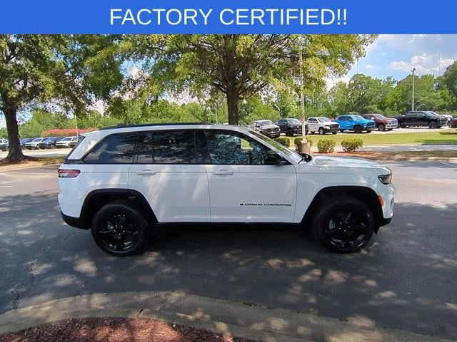 Used 2023 White Jeep Altitude X image 6