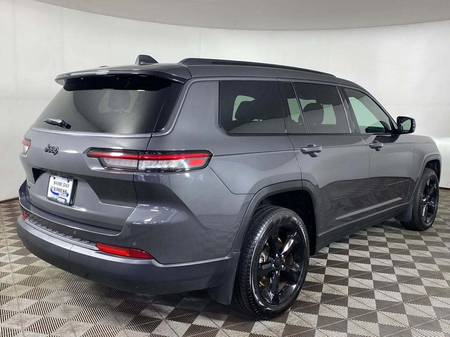 Used 2026 Baltic Gray Metallic Clearcoat Jeep Limited image 3
