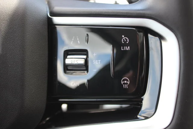 Used 2022 White Land Rover S image 13