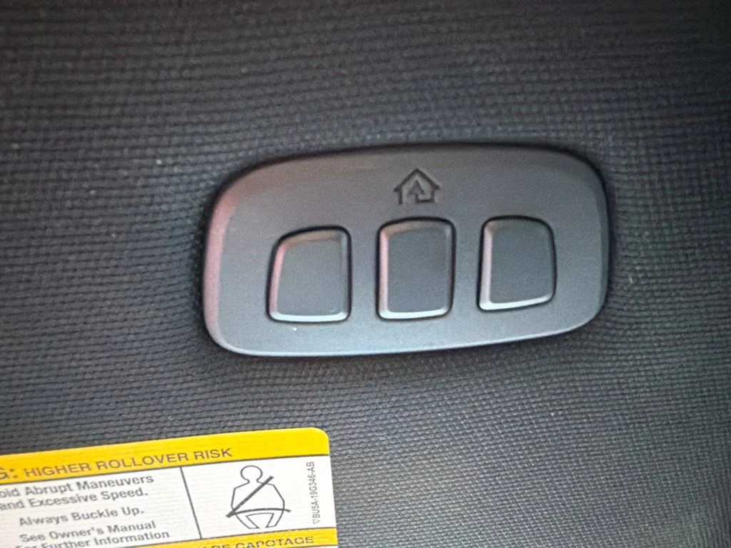 Used 2025 Space White Metallic Ford Lariat image 24