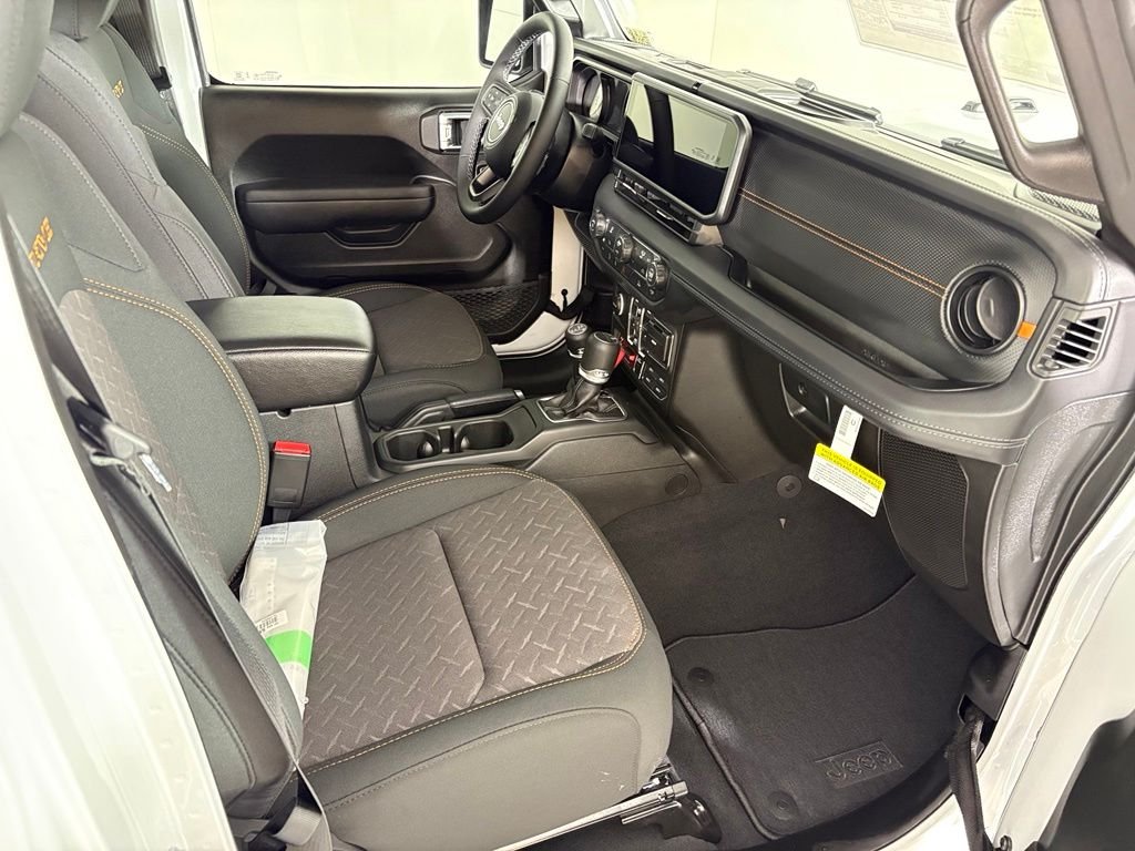 New 2026 Bright White Clearcoat Jeep Mojave image 19