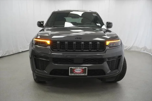New 2026 Baltic Gray Metallic Clear-Coat Exterior Paint Jeep Laredo image 7