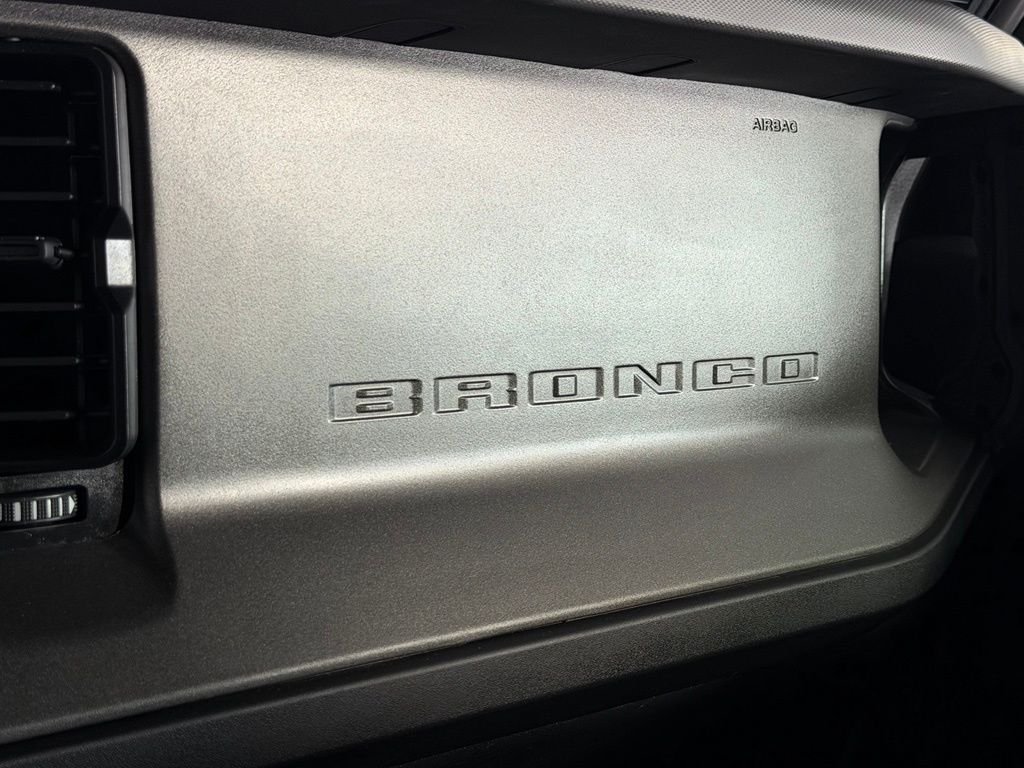 Used 2025 Shadow Black Ford Badlands image 22