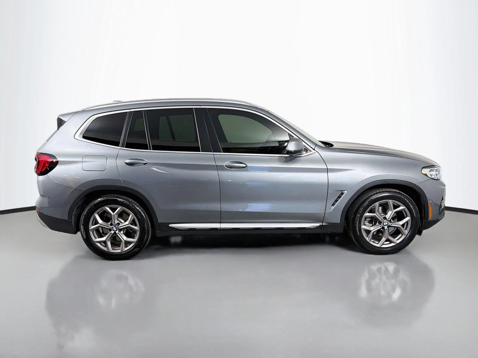 Certified Used 2023 Skyscraper Gray Metallic BMW xDrive30i image 5