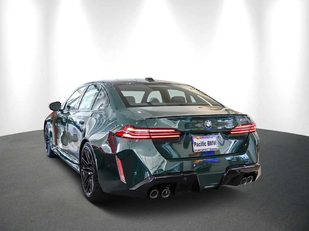 2027 BMW M5 photo 4