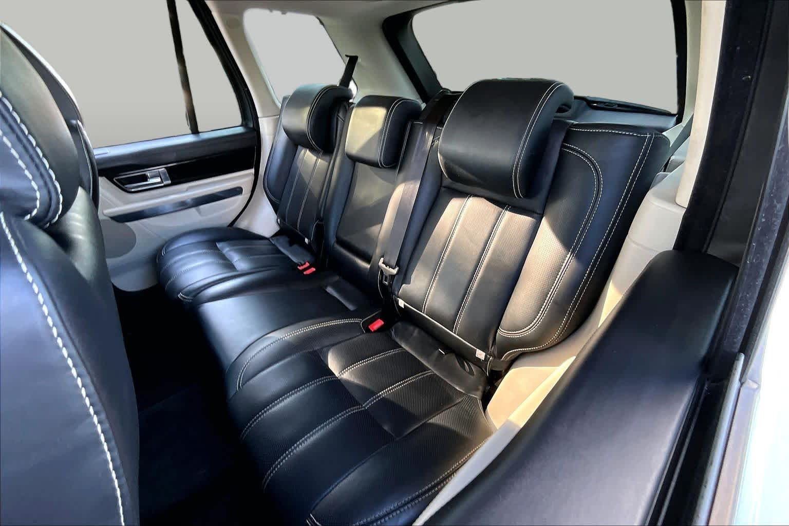 Used 2013 Fuji White Land Rover HSE LUX image 18