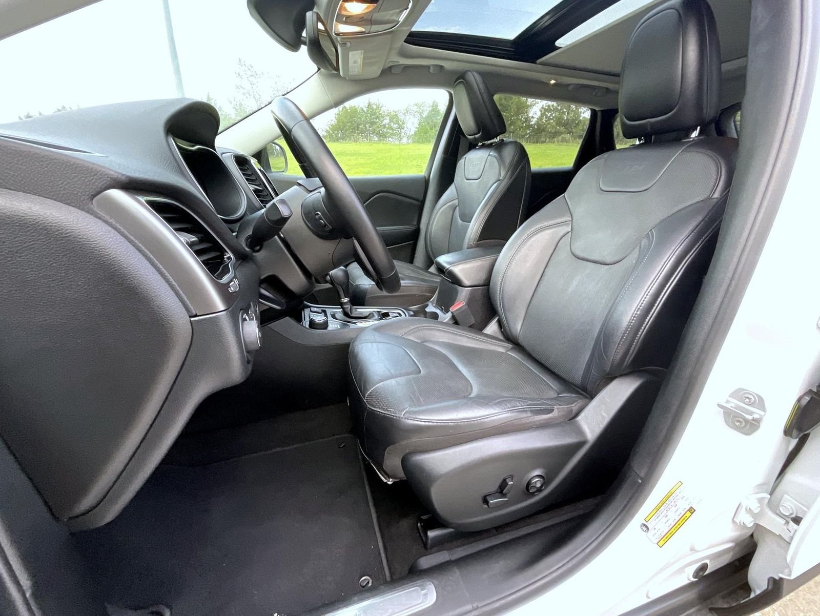 Used 2020 White Jeep Limited image 11