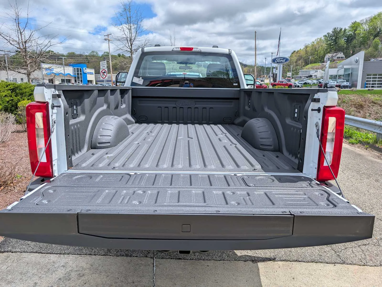 New 2026 Oxford White Ford F-250® XL image 7