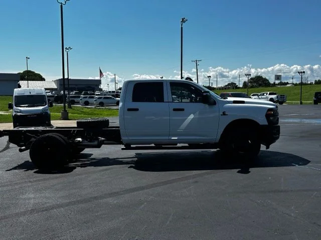 2026 RAM 3500 Chassis Tradesman - Photo 8