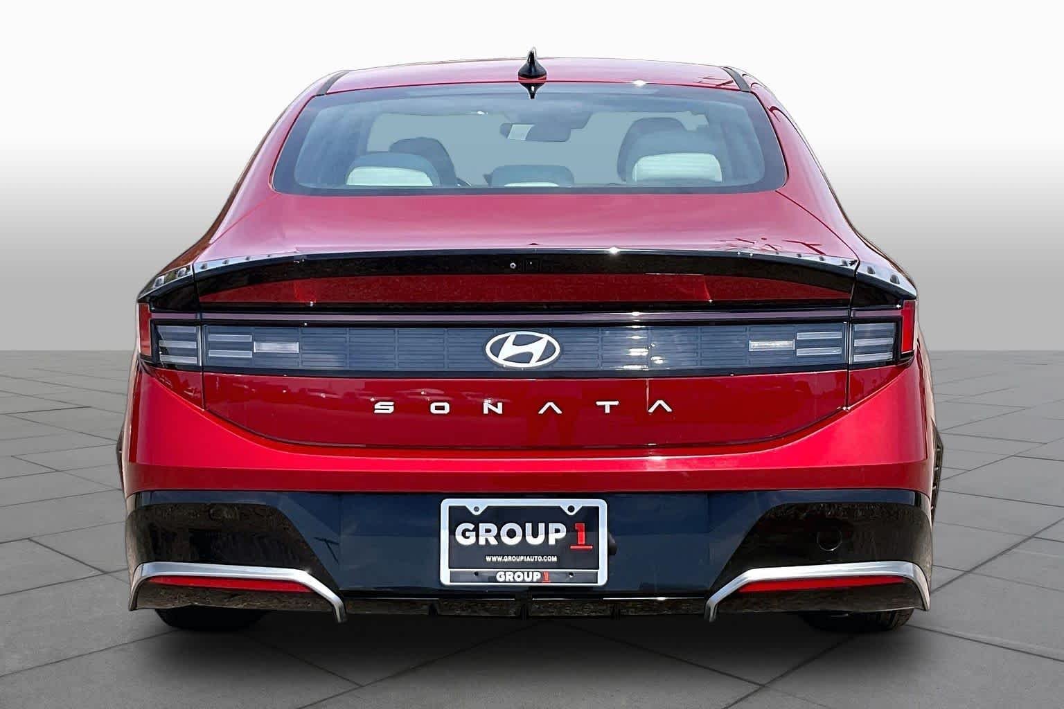Used 2024 Ultimate red Hyundai SEL image 5