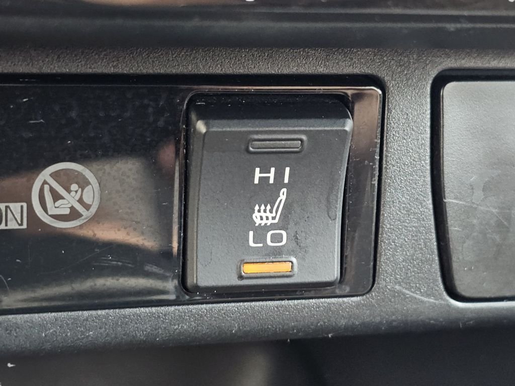 Used 2021 Pearl Toyota Hybrid XLE image 16