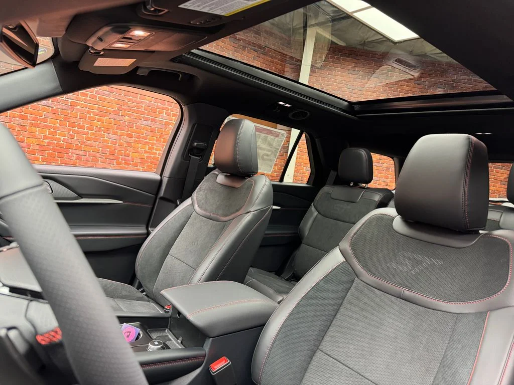 New 2026 Agate Black Metallic Ford ST image 3
