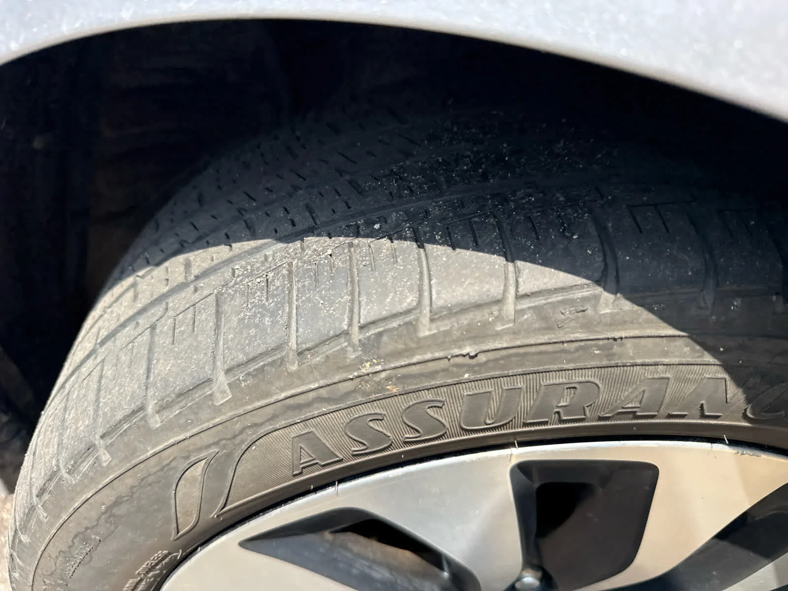 Used 2017 Lunar Silver Metallic Honda Touring image 2