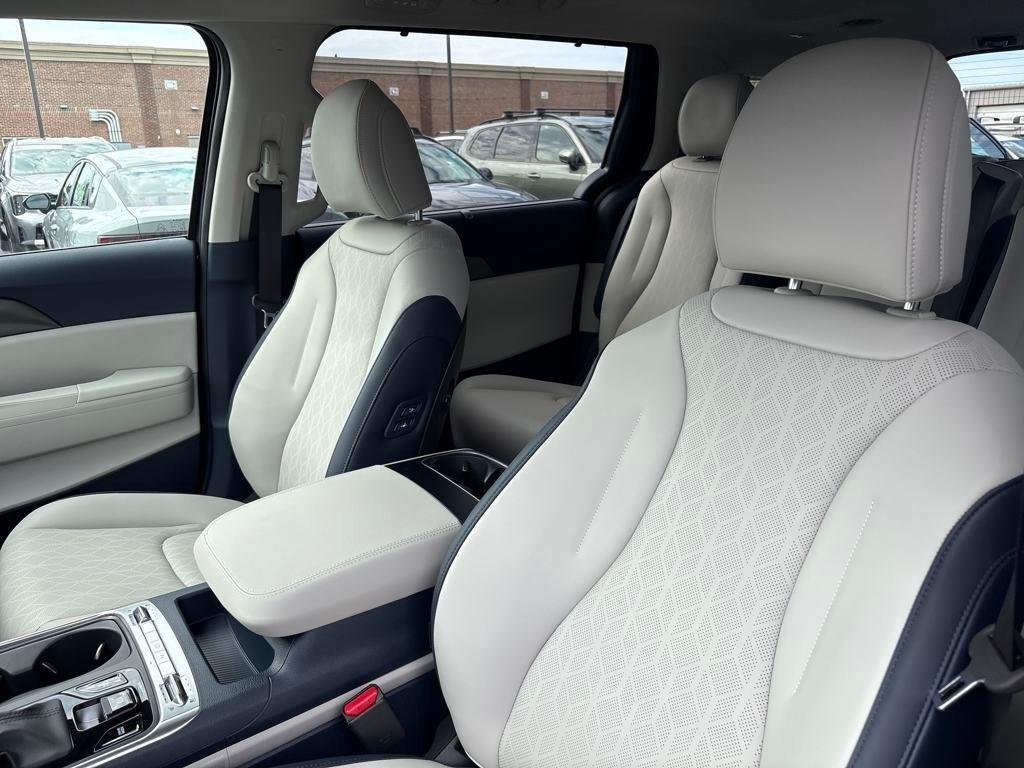 2026 Kia Carnival SX - Photo 13