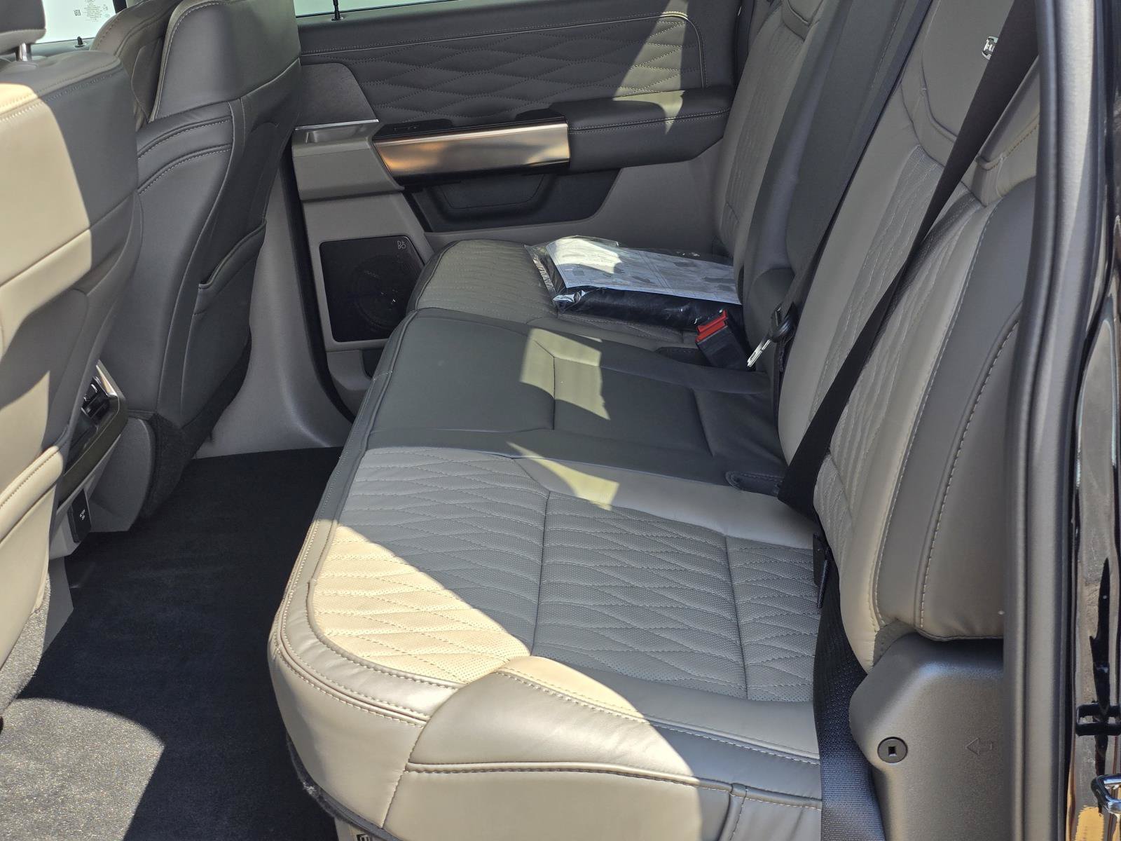 New 2026 Agate Black Metallic FORD F-350® Platinum® image 19
