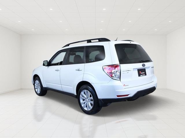 Used 2011 White Subaru 2.5X image 4