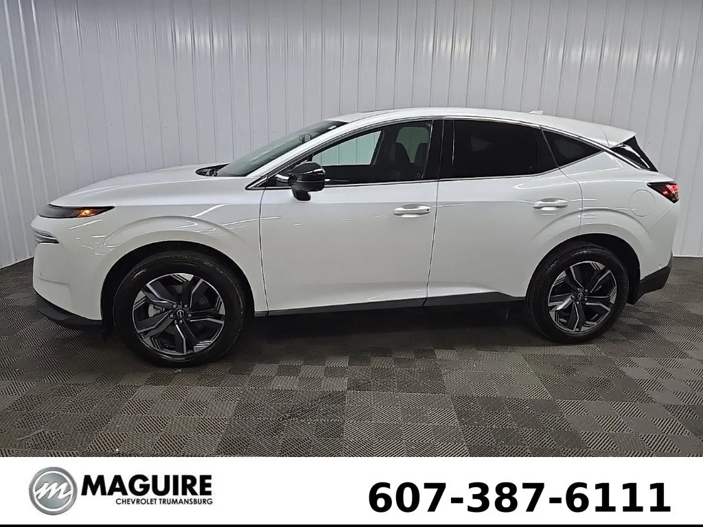 Used 2025 White Nissan SL image 5