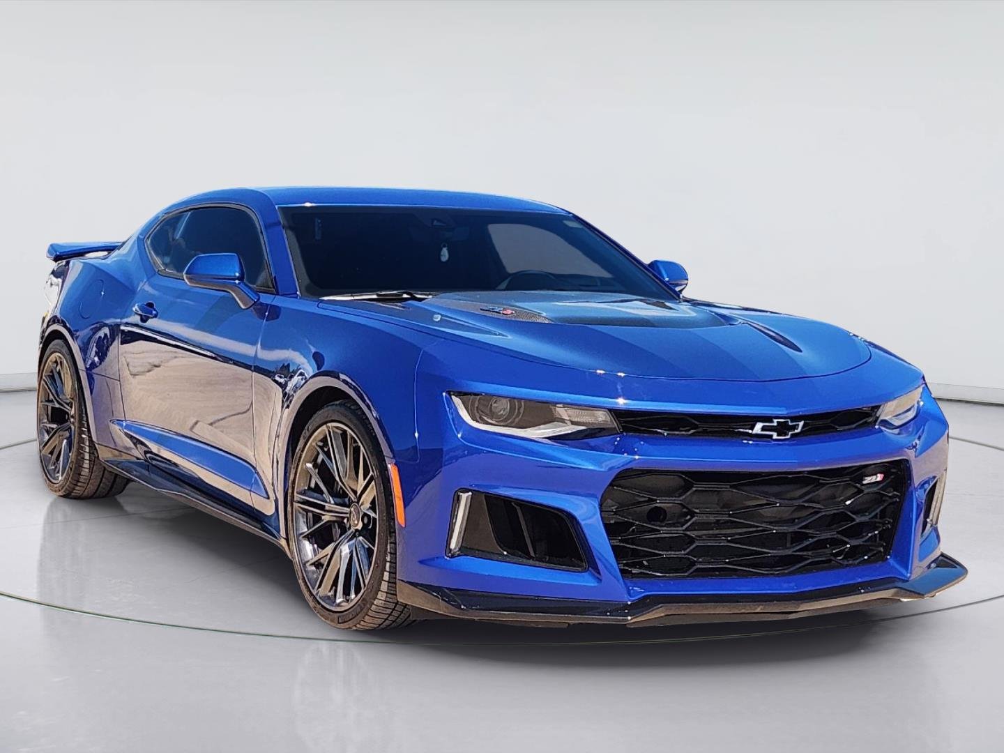 2024 Chevrolet Camaro photo 3 of 33