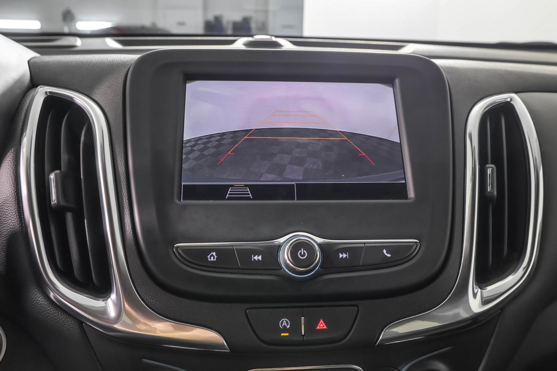 2024 Chevrolet Equinox LT photo 3