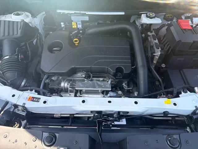 Used 2026 Summit White GMC Elevation image 27