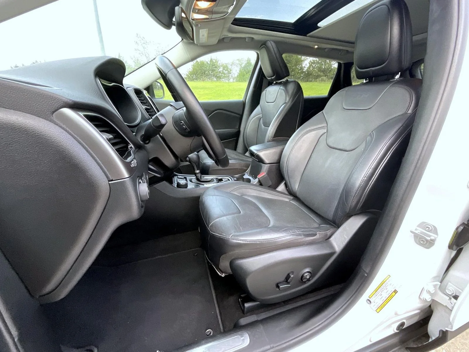 Used 2020 White Jeep Limited image 11