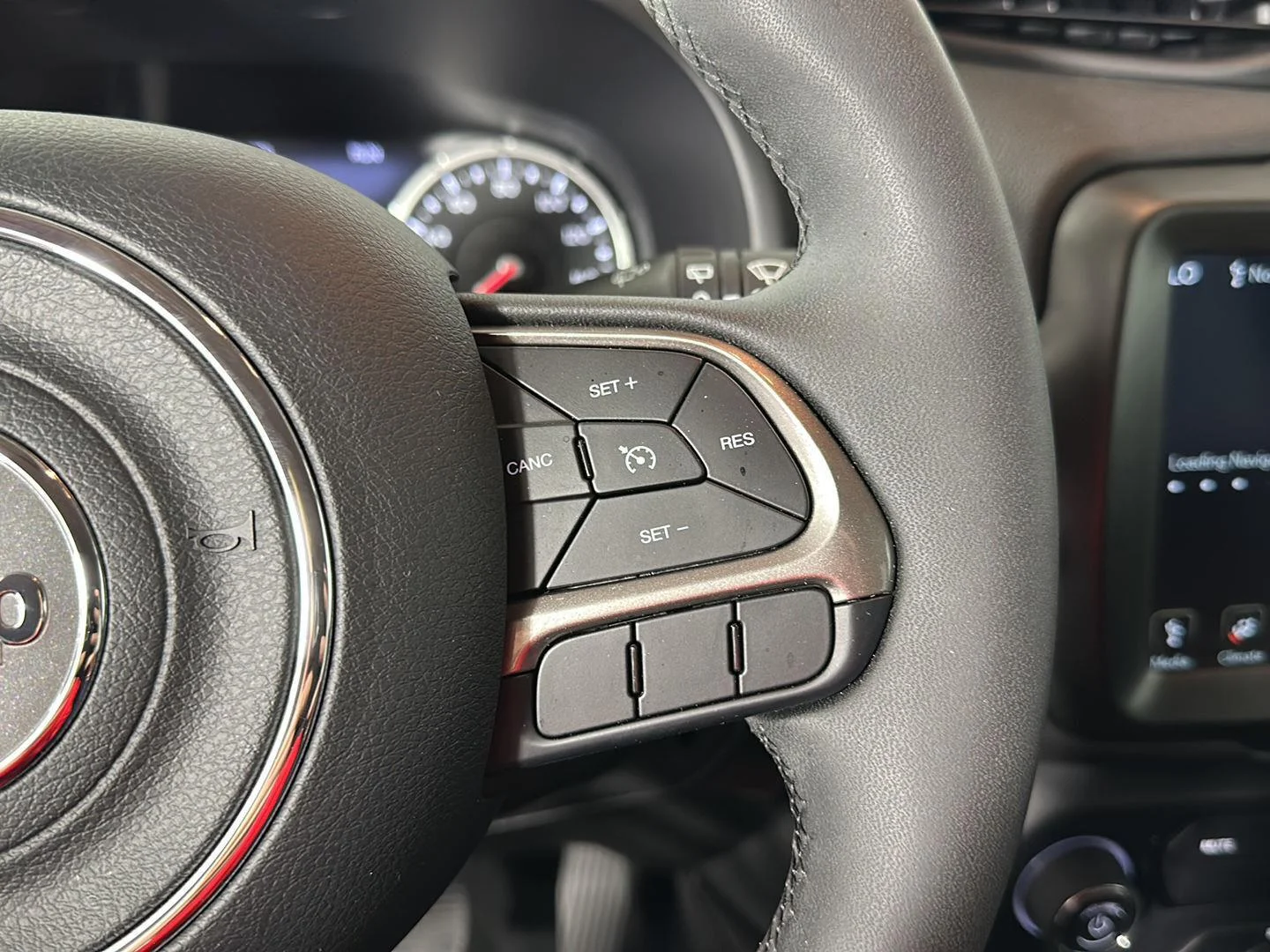 Used 2022 Graphite Gray Jeep Latitude image 19