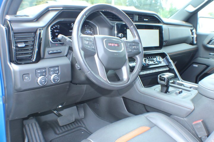 Used 2023 Dynamic Blue Metallic GMC AT4 image 10