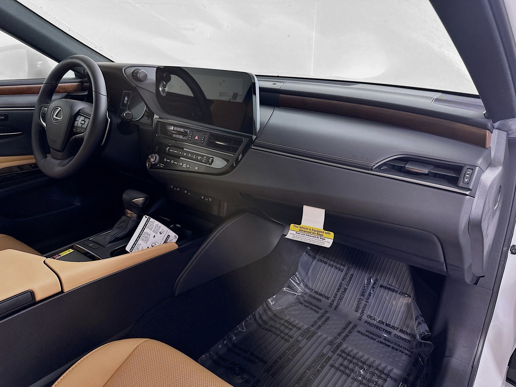 2025 Lexus ES 350 - Photo 28