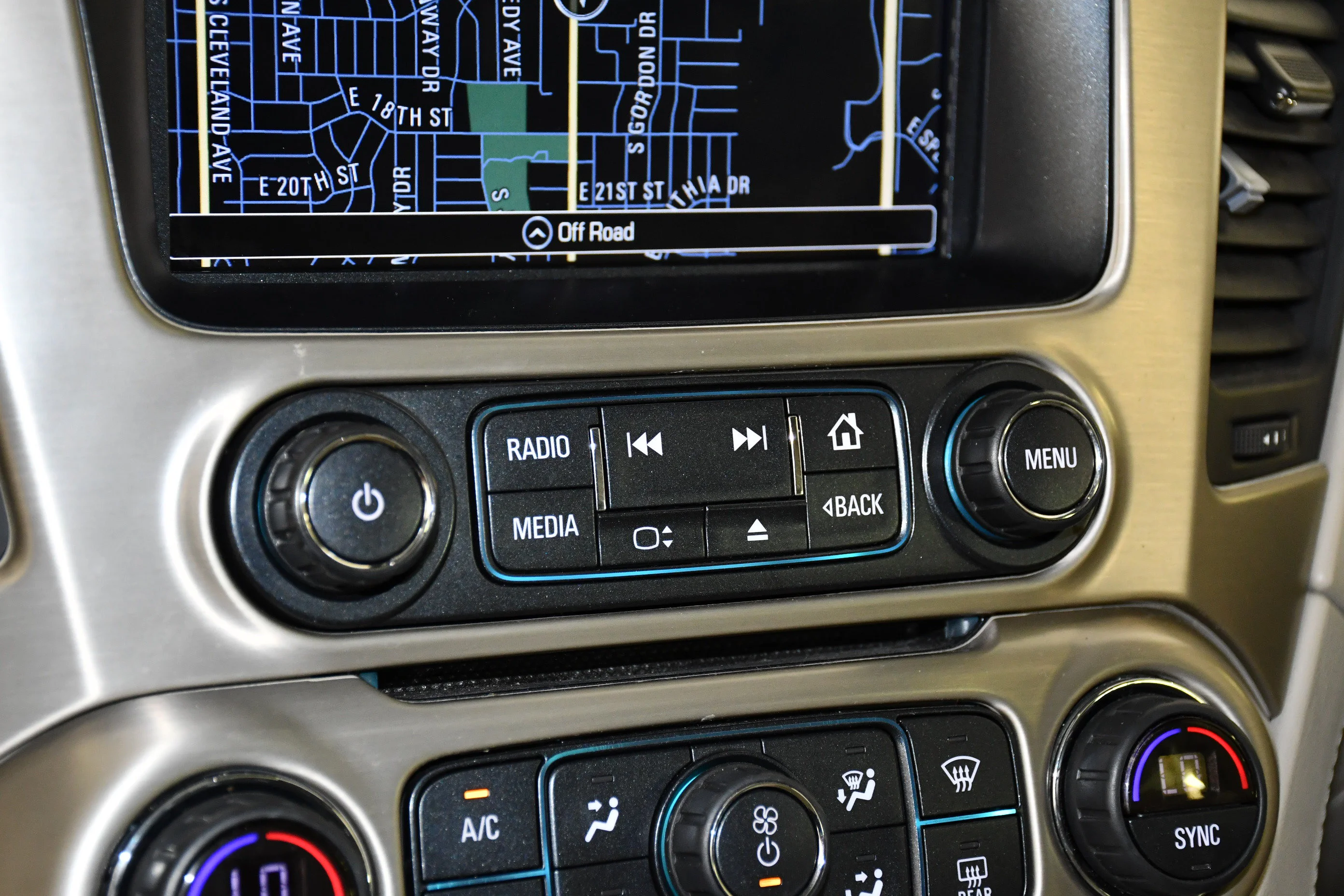 Used 2018 Onyx Black GMC Denali image 30
