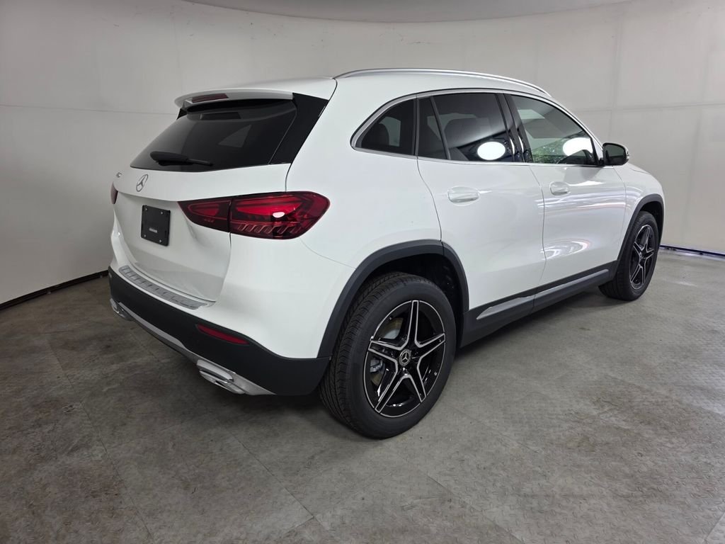 New 2026 Polar White Mercedes-Benz GLA 250 image 4