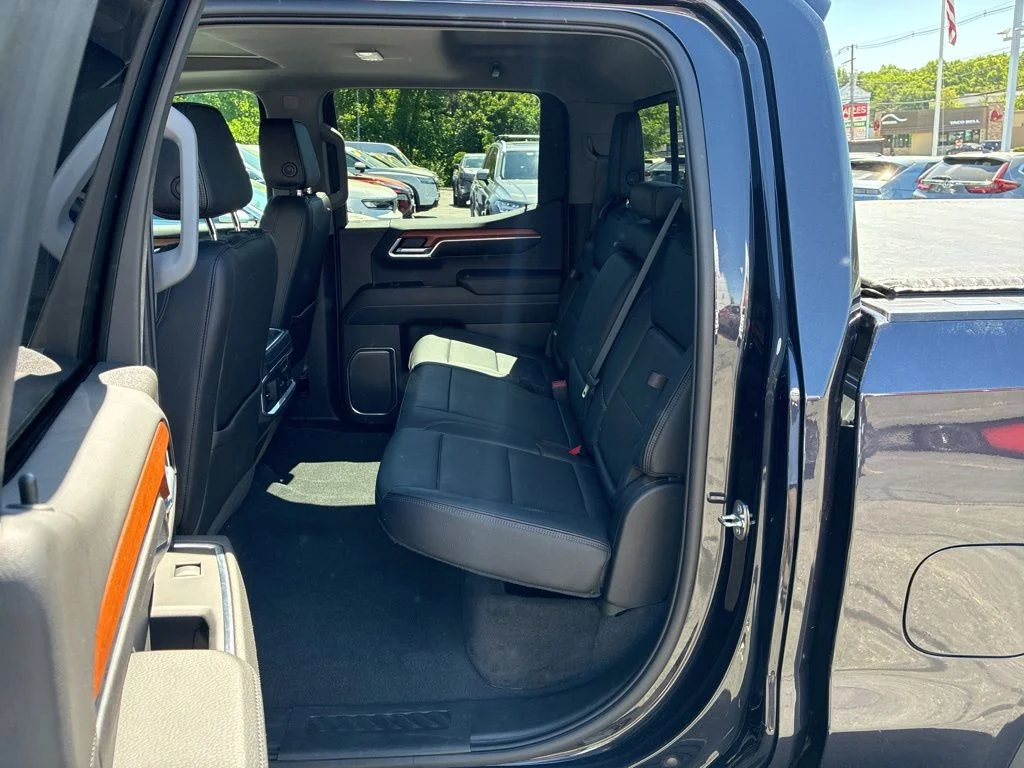 Used 2022 Silver GMC Denali image 26