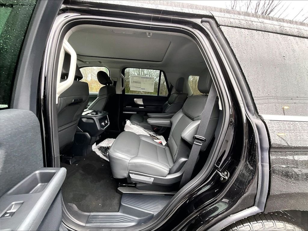 2026 Ford Expedition — photo 11