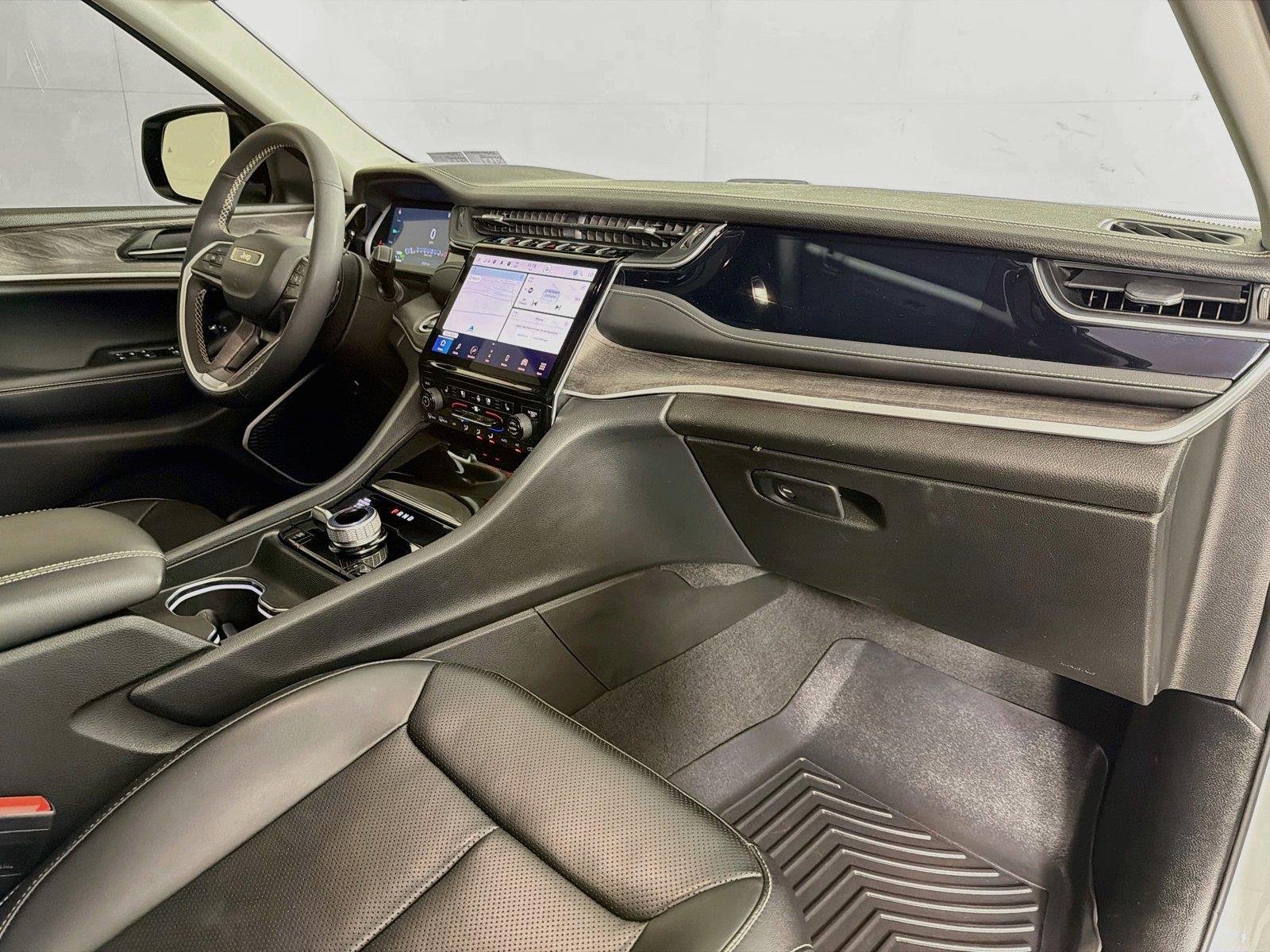 Used 2023  Jeep 30th Anniversary image 32