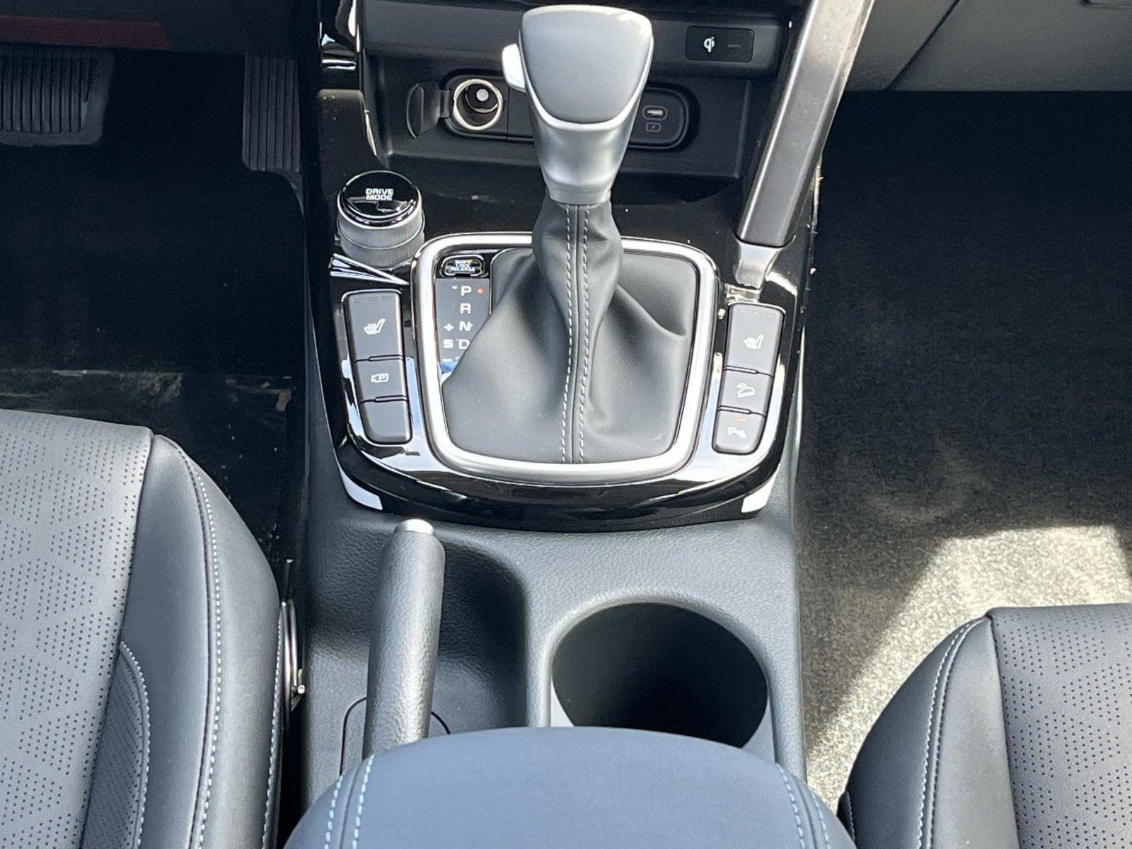 New 2026 Snow White Pearl Kia EX image 16