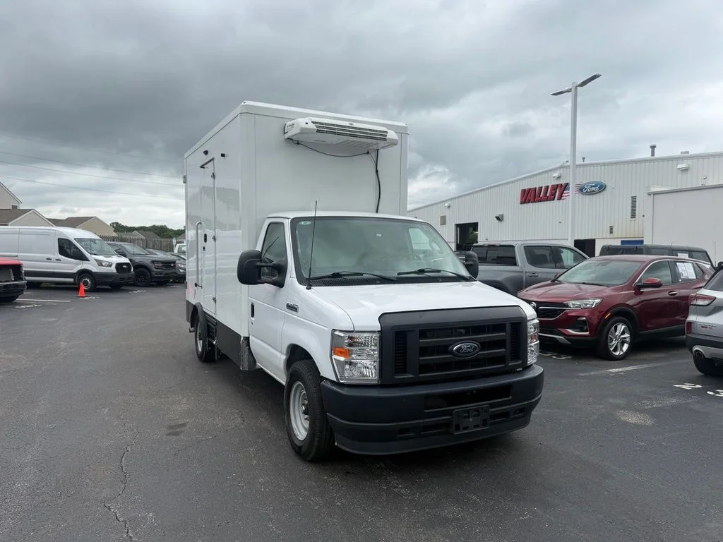 Used 2023 White Ford Base image 1