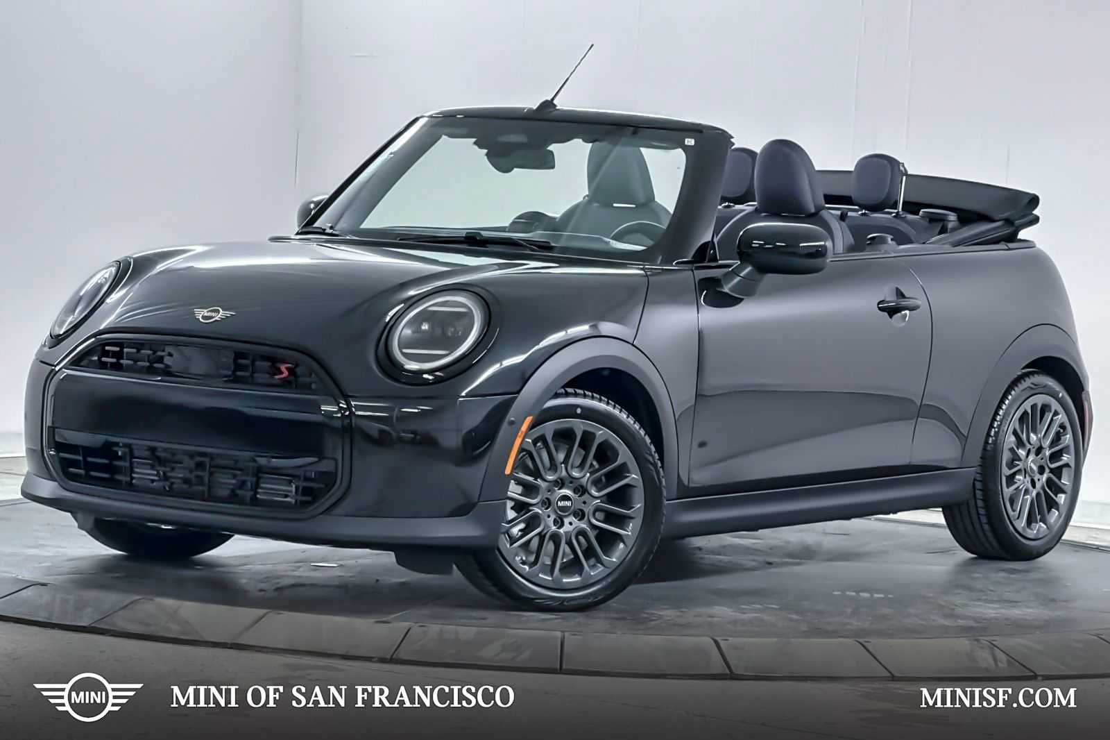 2026 MINI Convertible Signature Plus