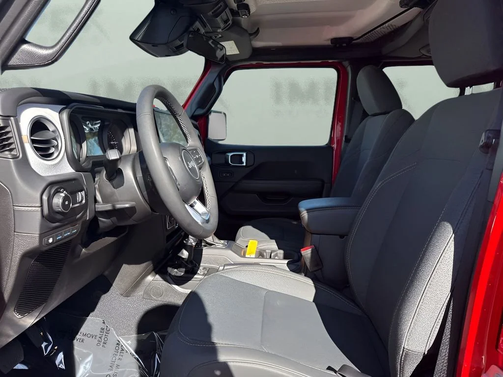Used 2025 Red Jeep Sahara image 9