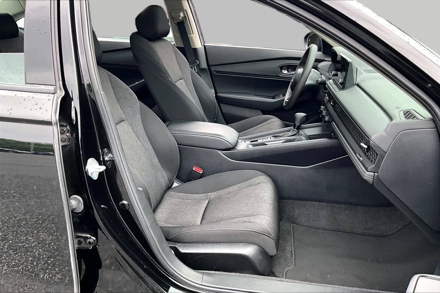 Used 2023 Crystal Black Pearl Honda EX image 9